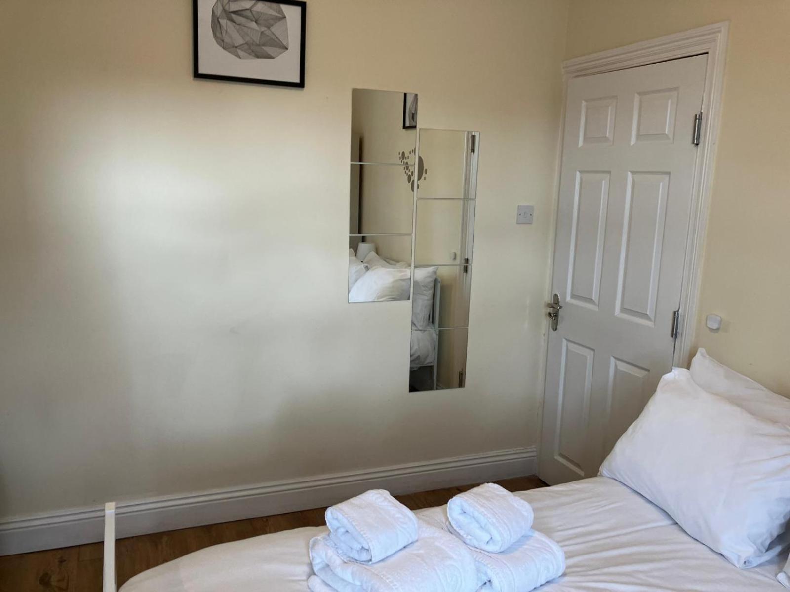 Specious Studio Flats London Bagian luar foto